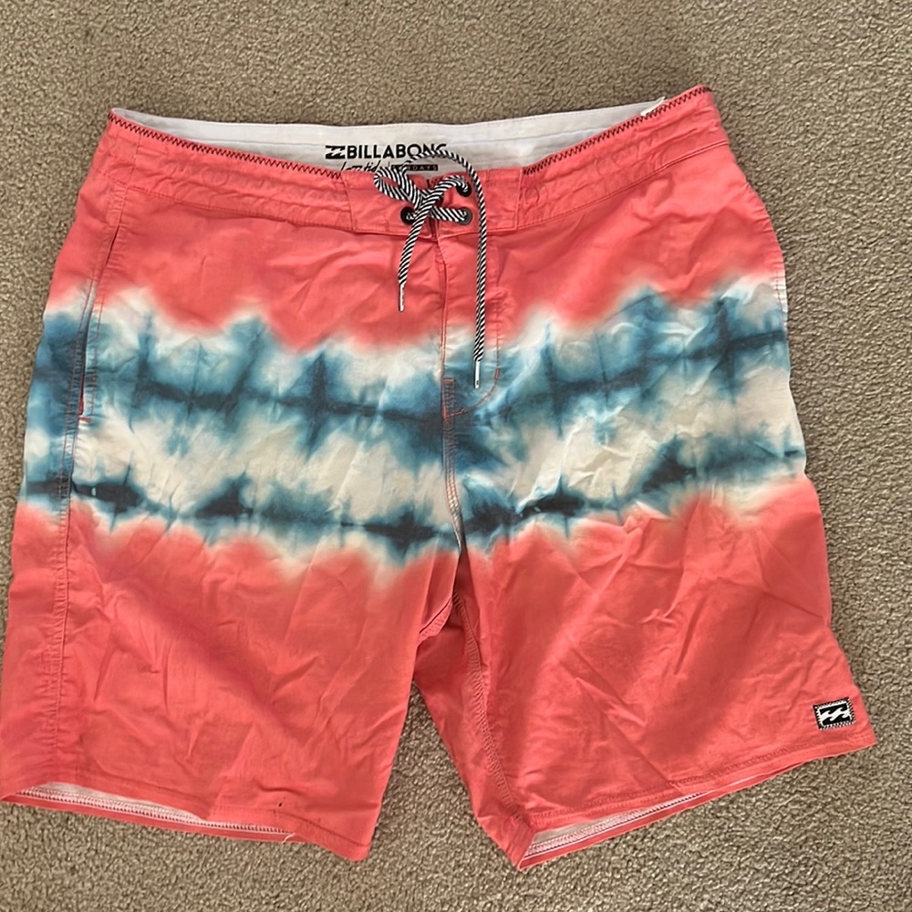 Billabong low tide board shorts red white and blue!